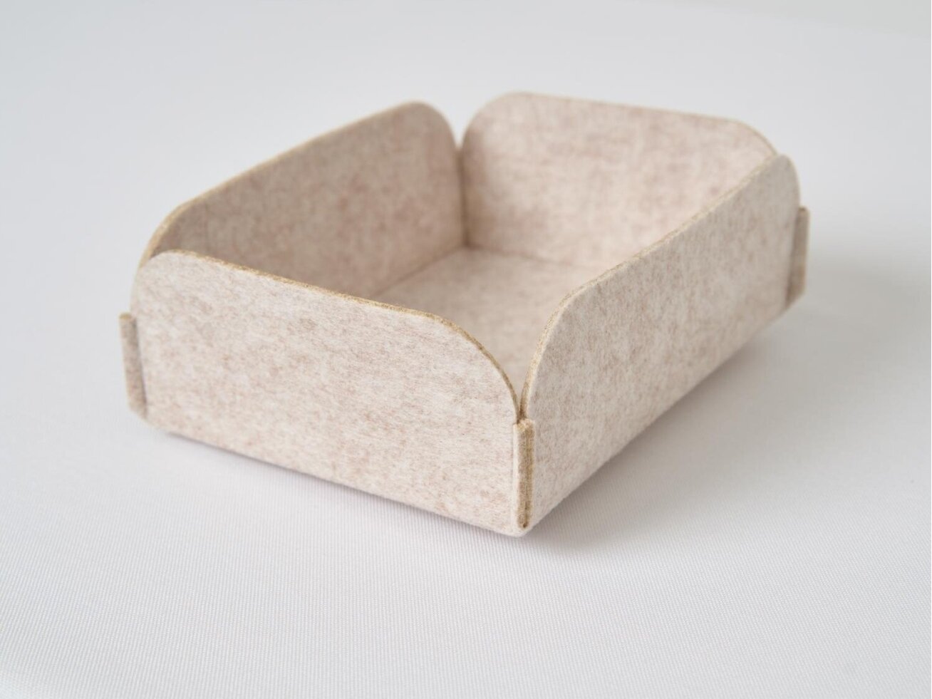Square felt bread basket 15 x 15 cm Square felt bread basket 15 x 15 cm