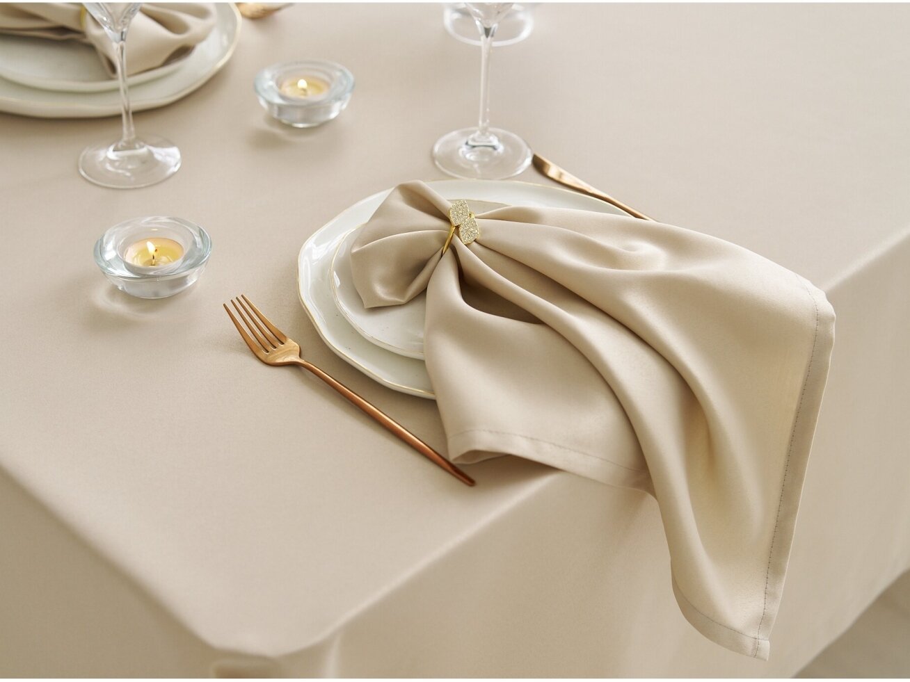 Napkin latte SATEN 45 x 45 cm Napkin latte SATEN 45 x 45 cm