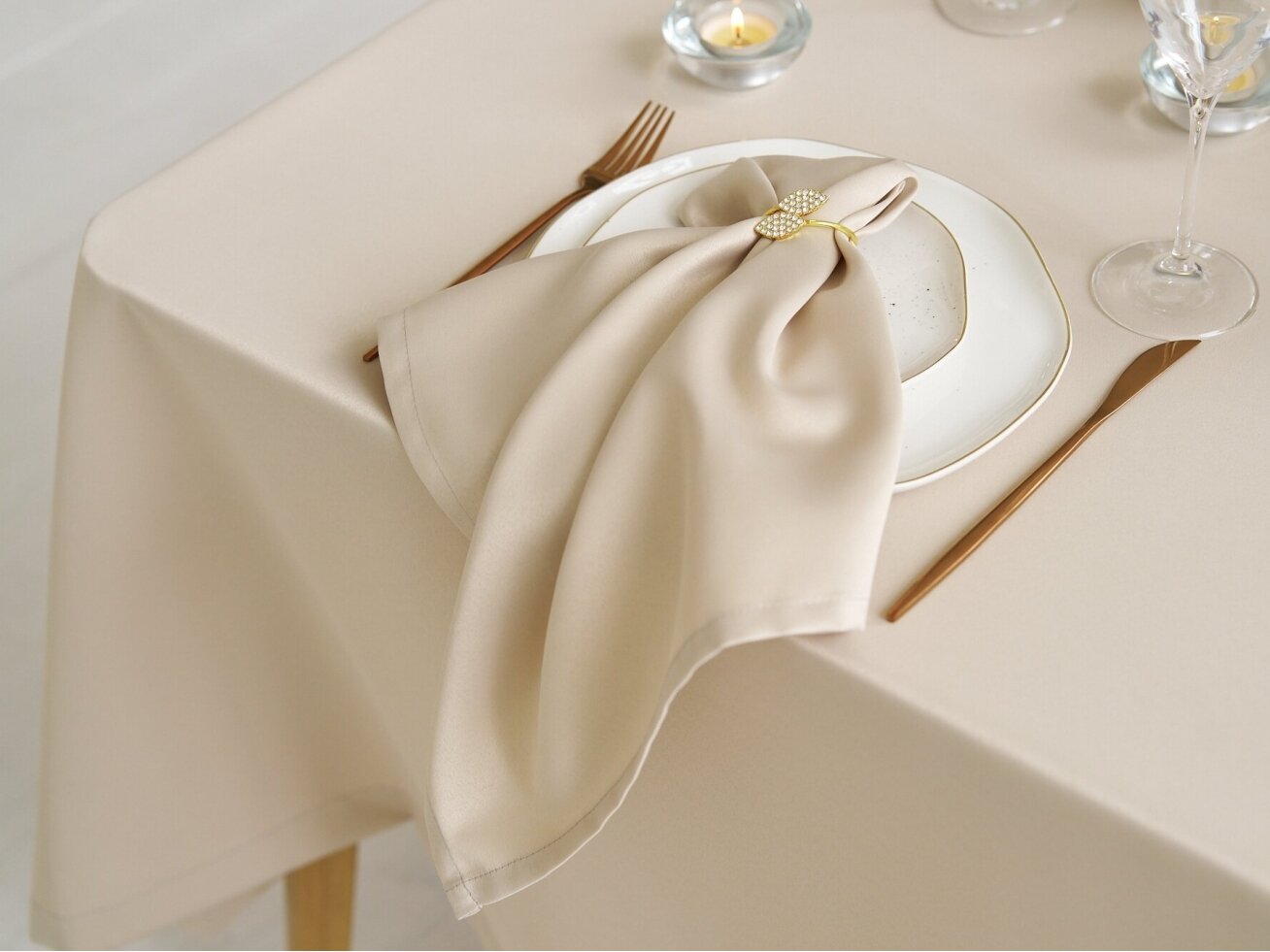 Tablecloth latte Saten, width 320 cm 6 Tablecloth latte Saten, width 320 cm 6