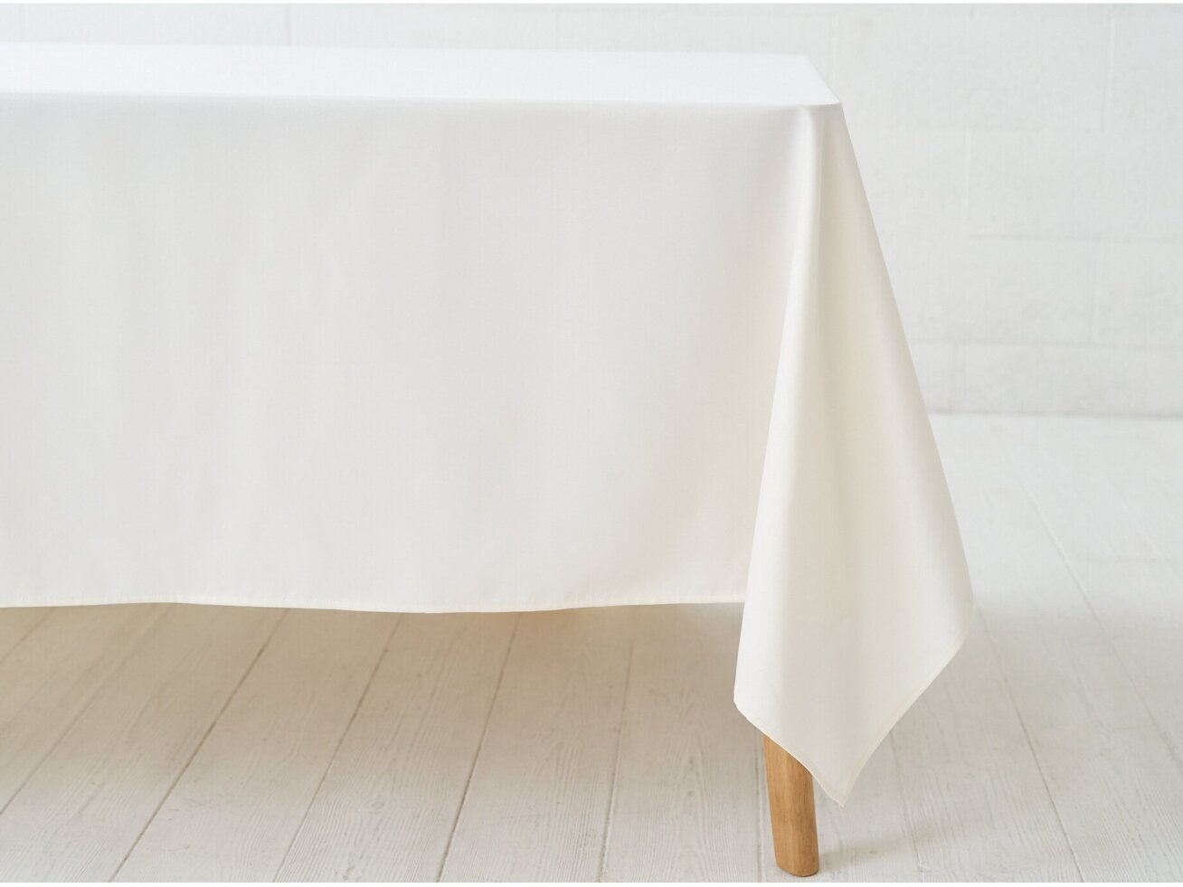 Tablecloth champagne Saten stain resistant, width 320 cm Tablecloth champagne Saten stain resistant, width 320 cm