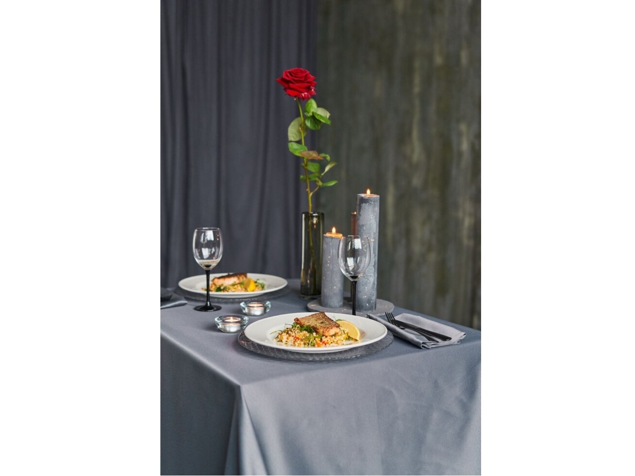 Tablecloth graffiti Saten, width 320 cm 9 Tablecloth graffiti Saten, width 320 cm 9