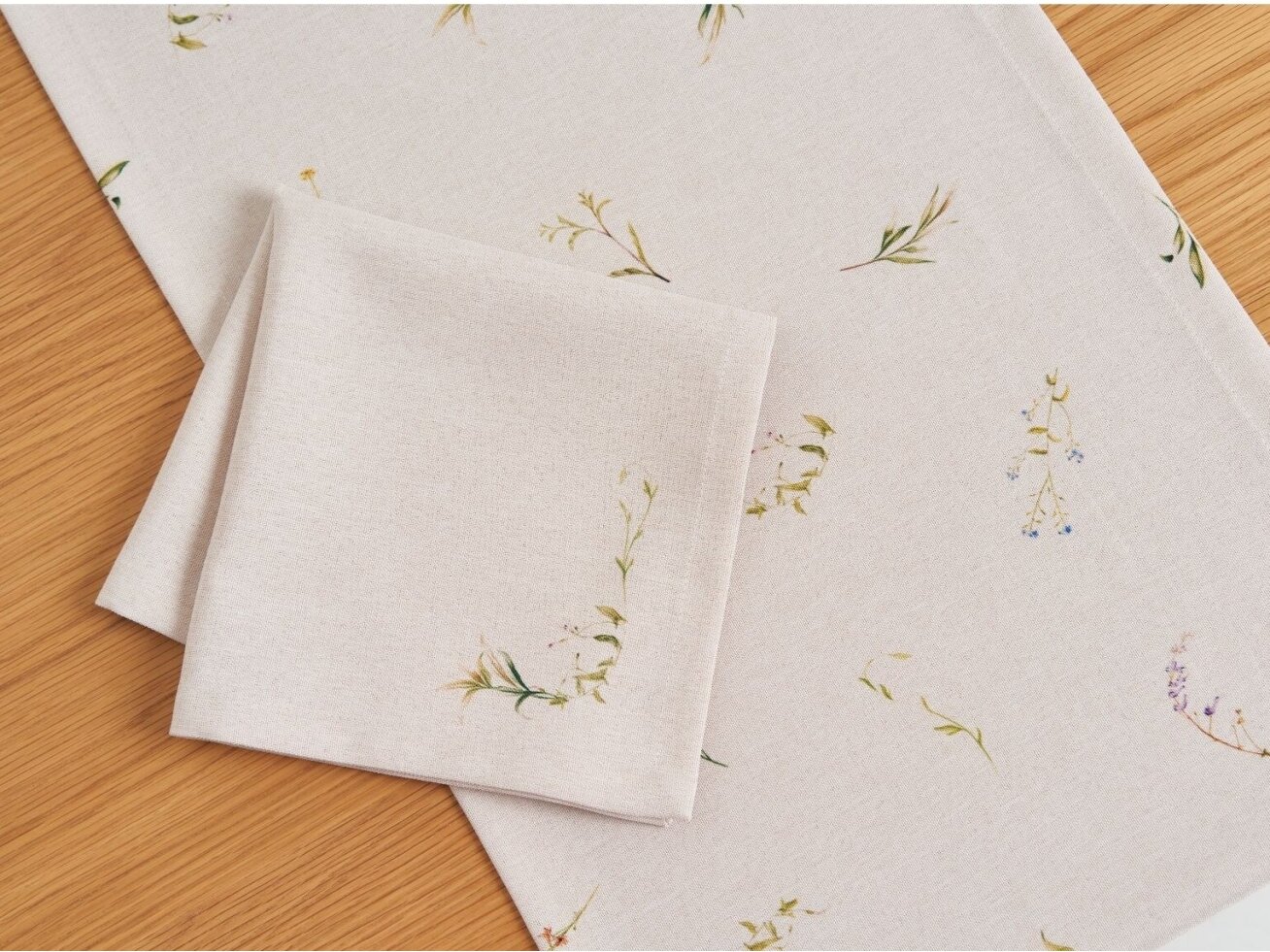 Table runner LAMINA sandy 5 Table runner LAMINA sandy 5