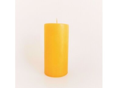 Žvakė geltona cilindro formos 1